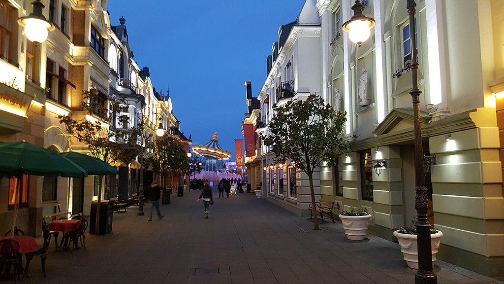 Bynight